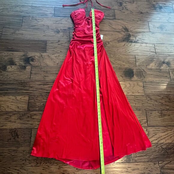 NWT $139 B DARLIN Formal Dress Size 1/2 Juniors Red Satin Keyhole Halter Gown XS - Picture 7 of 16